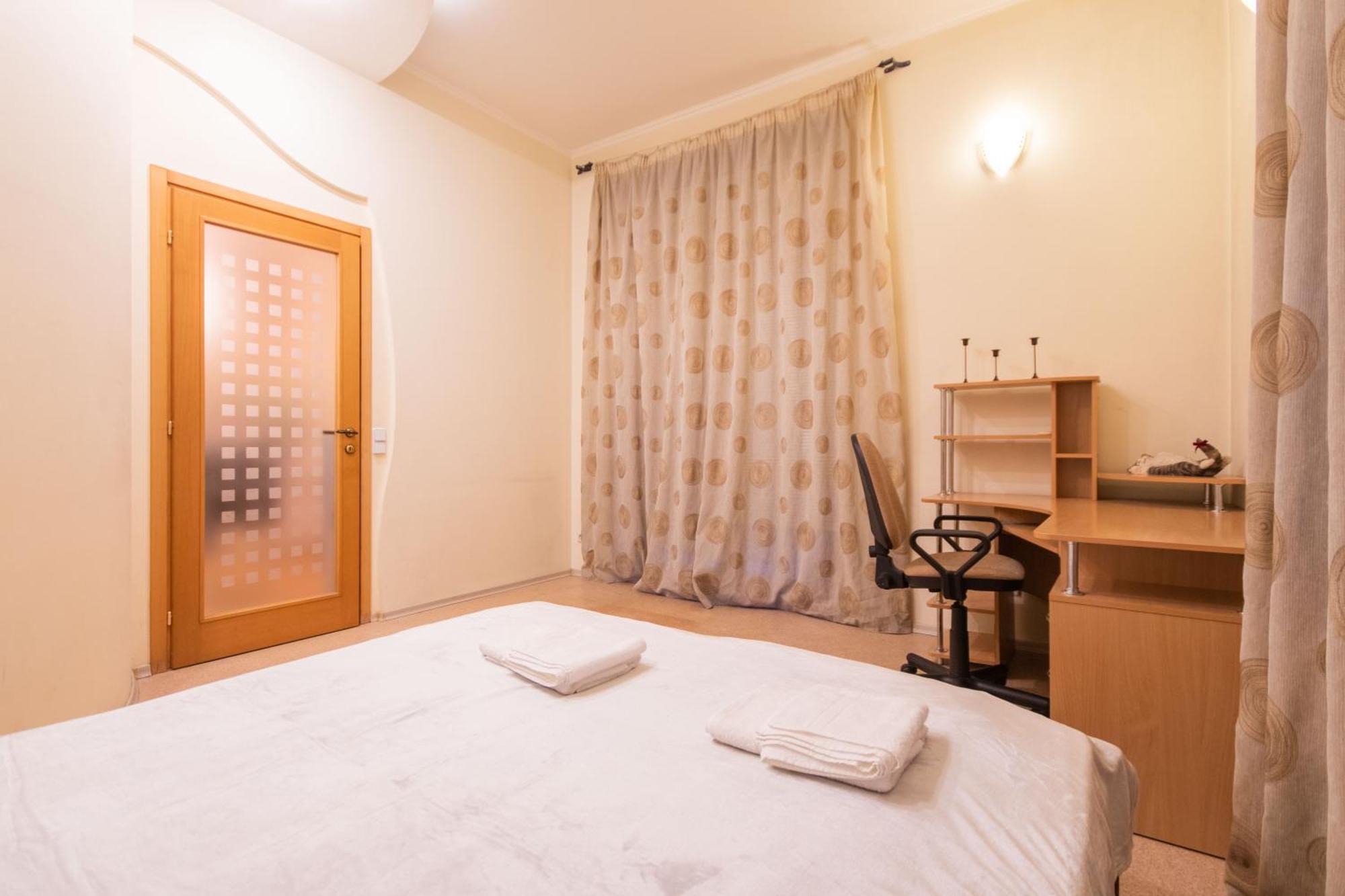 Апартаменти 3-Кімнатні, Метро Хрещатик Kiev Extérieur photo